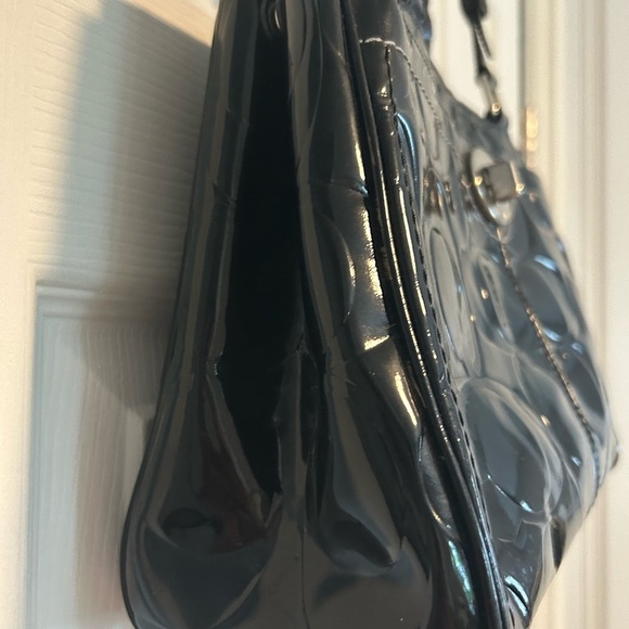 Coach Black Shoulder Bag with Glossy Patent Finish - Picture 8 of 15
